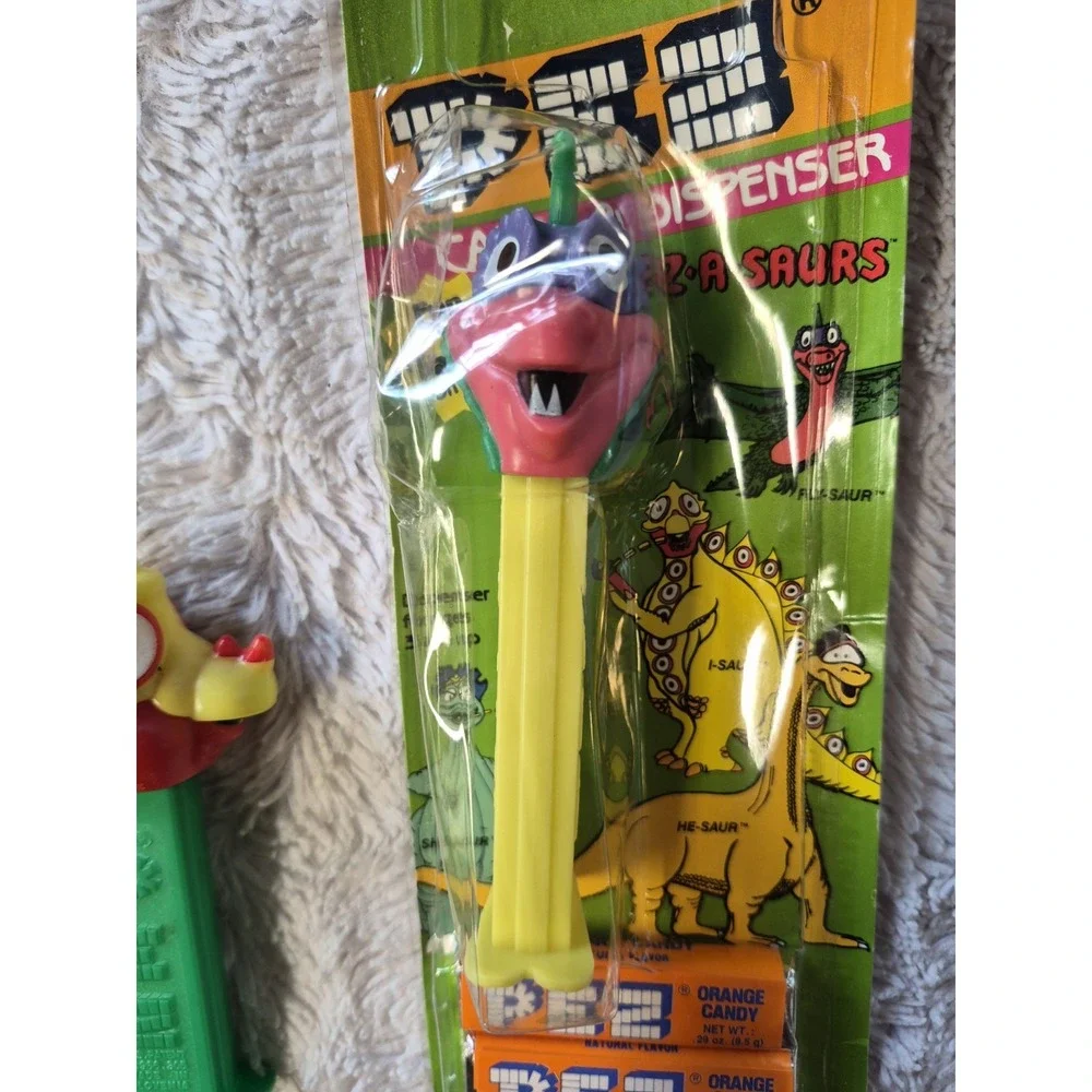 Vintage Lot Of 4 90s PEZ-A-SOARS Dispenser Dinosaurs She-Saur He-Saur Dino
